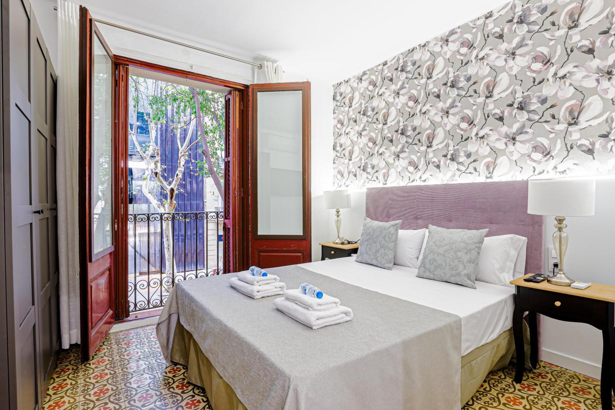Alcam Books Apartment Barcelona Exterior photo